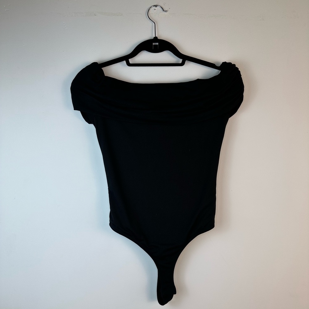 OFF SHOULDER BODYSUIT